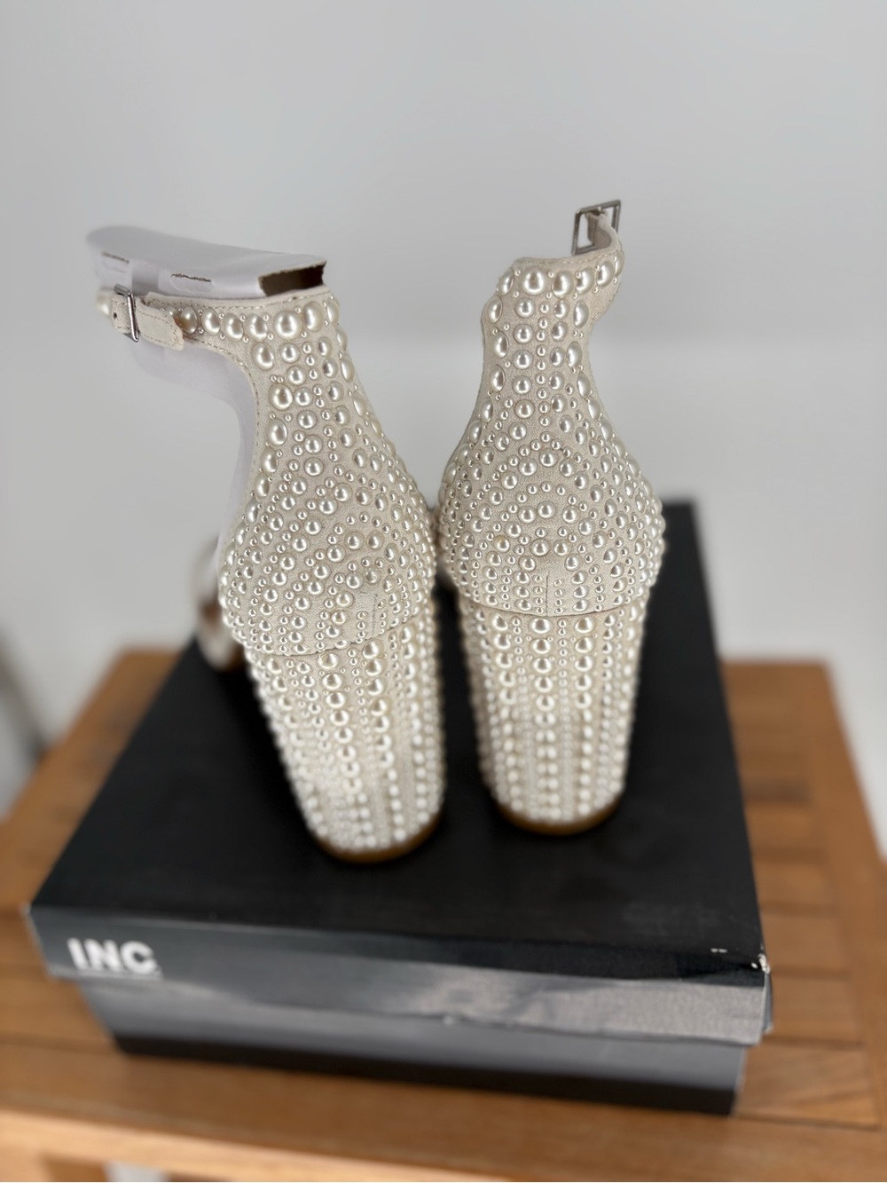 New women’s INC International Concepts Pearl-Trimmed Ivory Strappy Heels size 10 - Picture 3 of 5